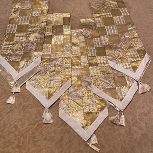 NWOT Regency International Gold Lame Runners with Cream  Velvet Border, 72”